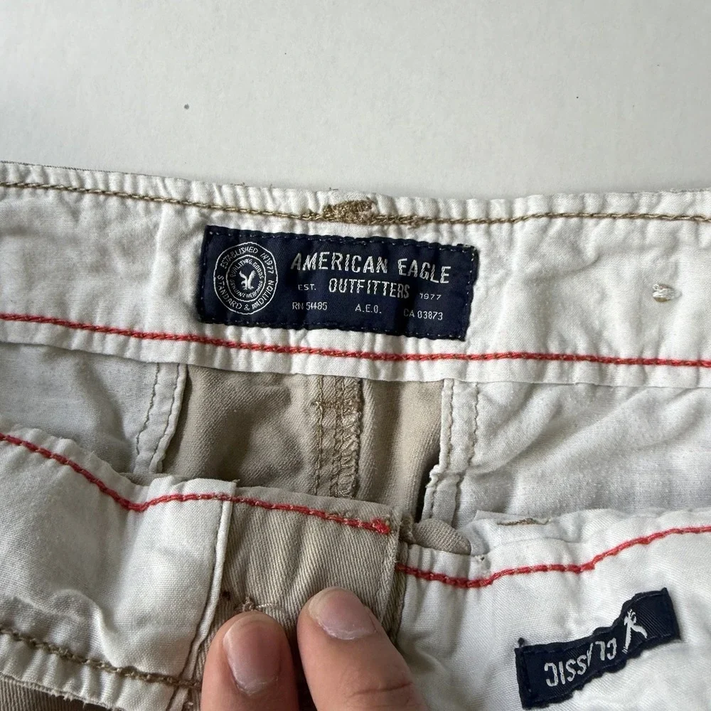 American Eagle Outfitters Men's Classic Beige Cotton Cargo Shorts Button Pockets